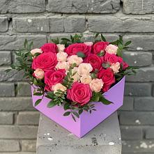 Цветочная композиция из Розы в коробке в Чапаевске