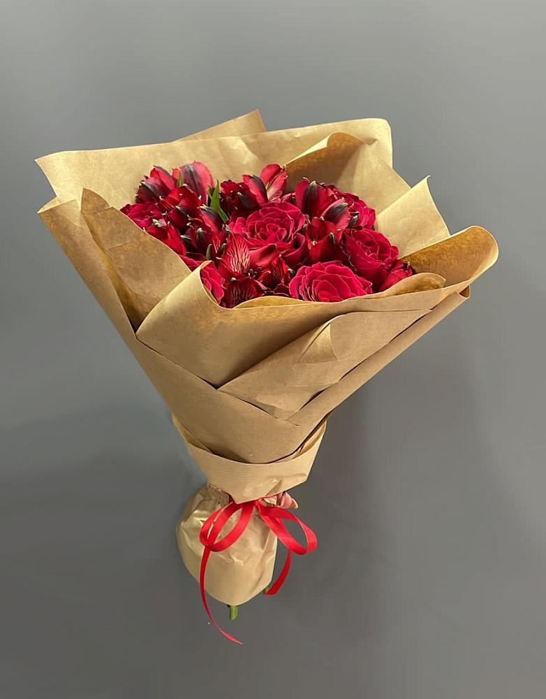 Букет цветов из: Альстромерии и Розы в Чапаевске