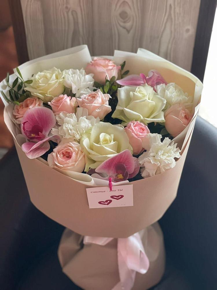 Букет цветов из: Орхидеи, Розы и Гвоздики в Чапаевске