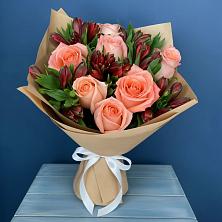 Букет цветов из:  Розы и Альстромерии в Чапаевске