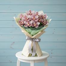 Букет цветов из:  Орхидеи и Розы #REPLACE_PRED# Чапаевске