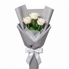 Букет 3 белые розы в Чапаевске