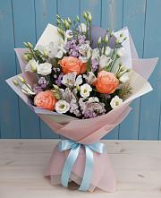 Букет цветов из:  Лизиантусы, Розы, Альстромерии и Гипсофила в Чапаевске