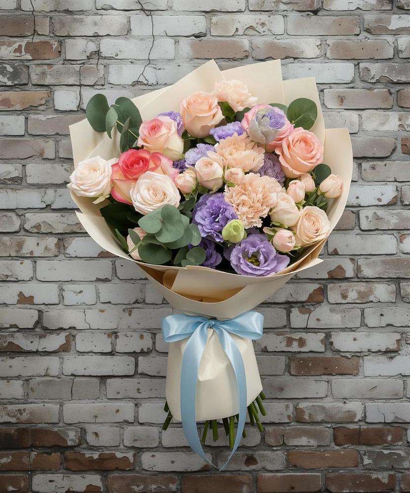 Букет цветов из: Розы, Лизиантусы и Гвоздики в Чапаевске