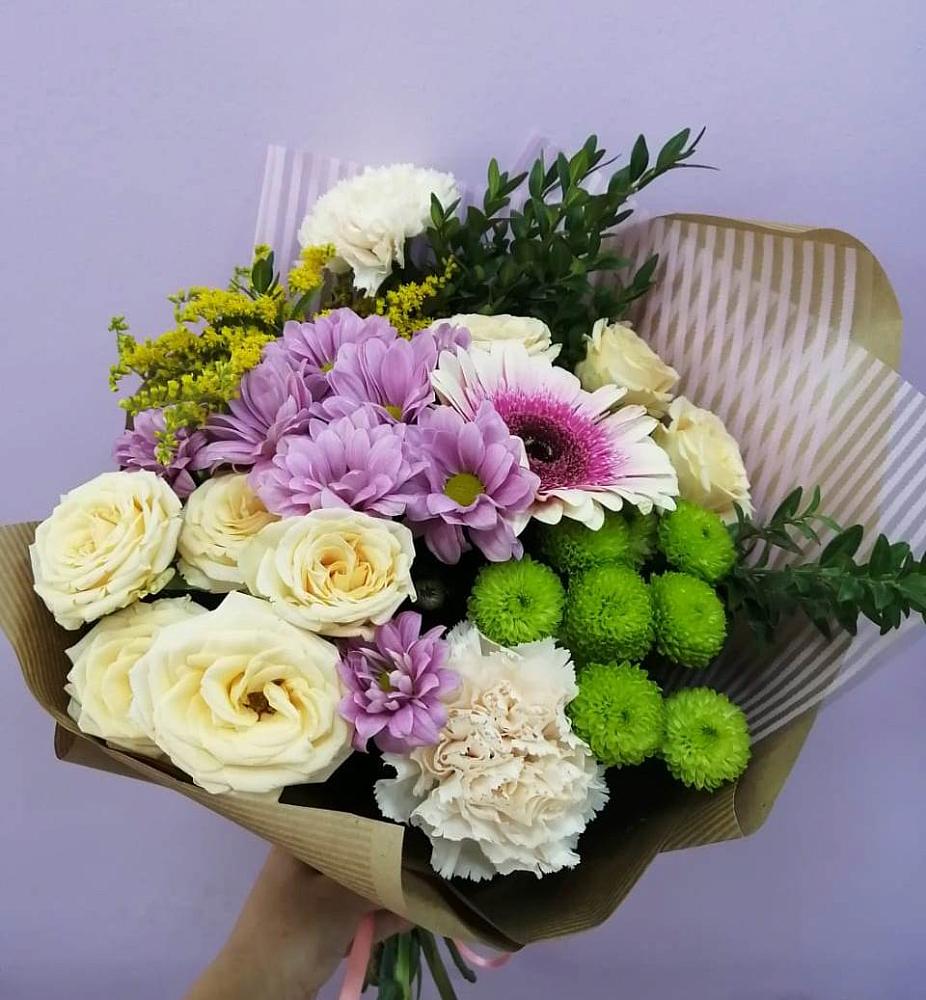 Букет цветов из: Хризантемы, Розы, Гвоздики и Герберы в Чапаевске