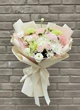 Букет цветов из:  Гвоздики, Розы, Лизиантусы и Хризантемы в Чапаевске
