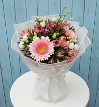 Букет цветов из:  Герберы, Альстромерии и Лизиантусы в Чапаевске