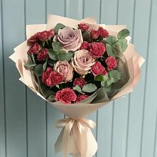 Букет цветов из:  Гвоздики и Розы в Чапаевске