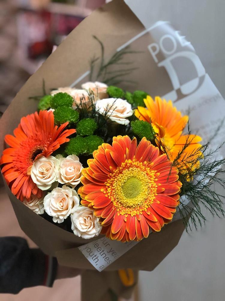 Букет цветов из: Герберы, Хризантемы и Розы в Чапаевске