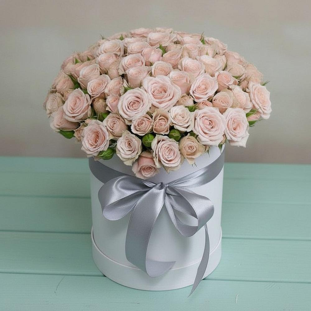 Цветочная композиция из Розы в шляпной коробке в Чапаевске