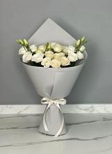 Букет цветов из:  Розы и Лизиантусы в Чапаевске